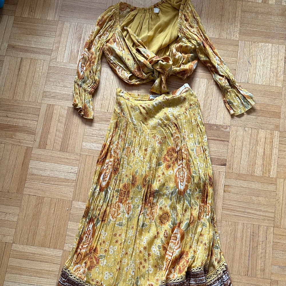 Spell Two-Piece Unique Set